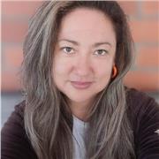 Profesora en manualidades escolares, maquetas, material reciclable, dibujo, trapillo